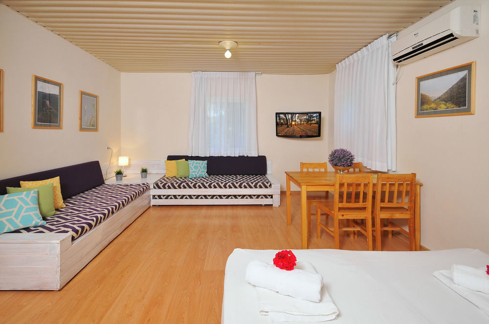 Travel Hotel Eilon Elon Екстер'єр фото